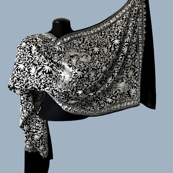 Pashmina shawl, women travel wrap, Scarves and Wraps, Lightweight shoulder wrap - Picture 7 of 9